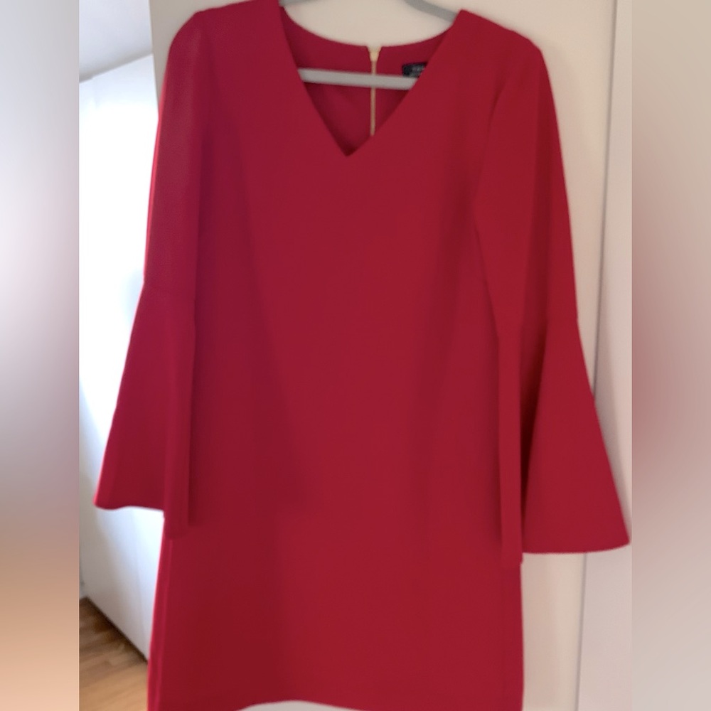 TAHARI Arthur S Levine Red V-Neckl Dress